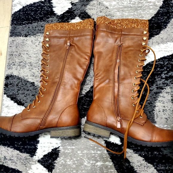 Brown Boots - Picture 3 of 4